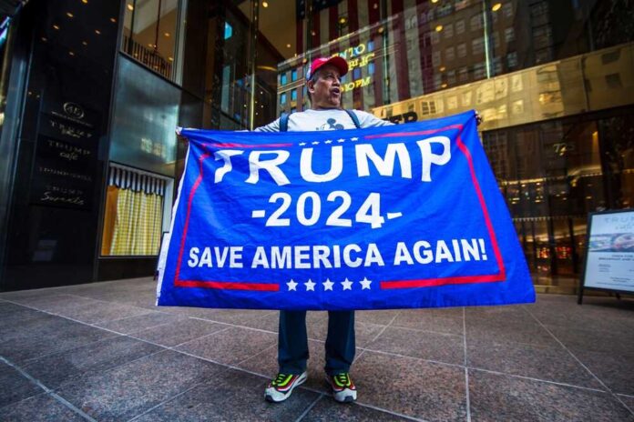 2023-04-20,New,York,Usa,Trump,Supporters,March,In,New,York